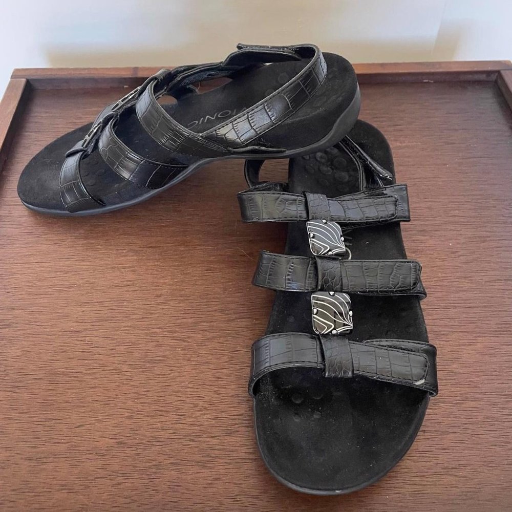 Vionic Orthotic Amber Sandals Embossed Black 6